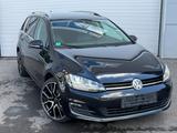 Volkswagen Golf*DSG*BI-XENON*HIGHLINE*NAVI*SHZ*ACC - Gebrauchtwagen in Sindelfingen