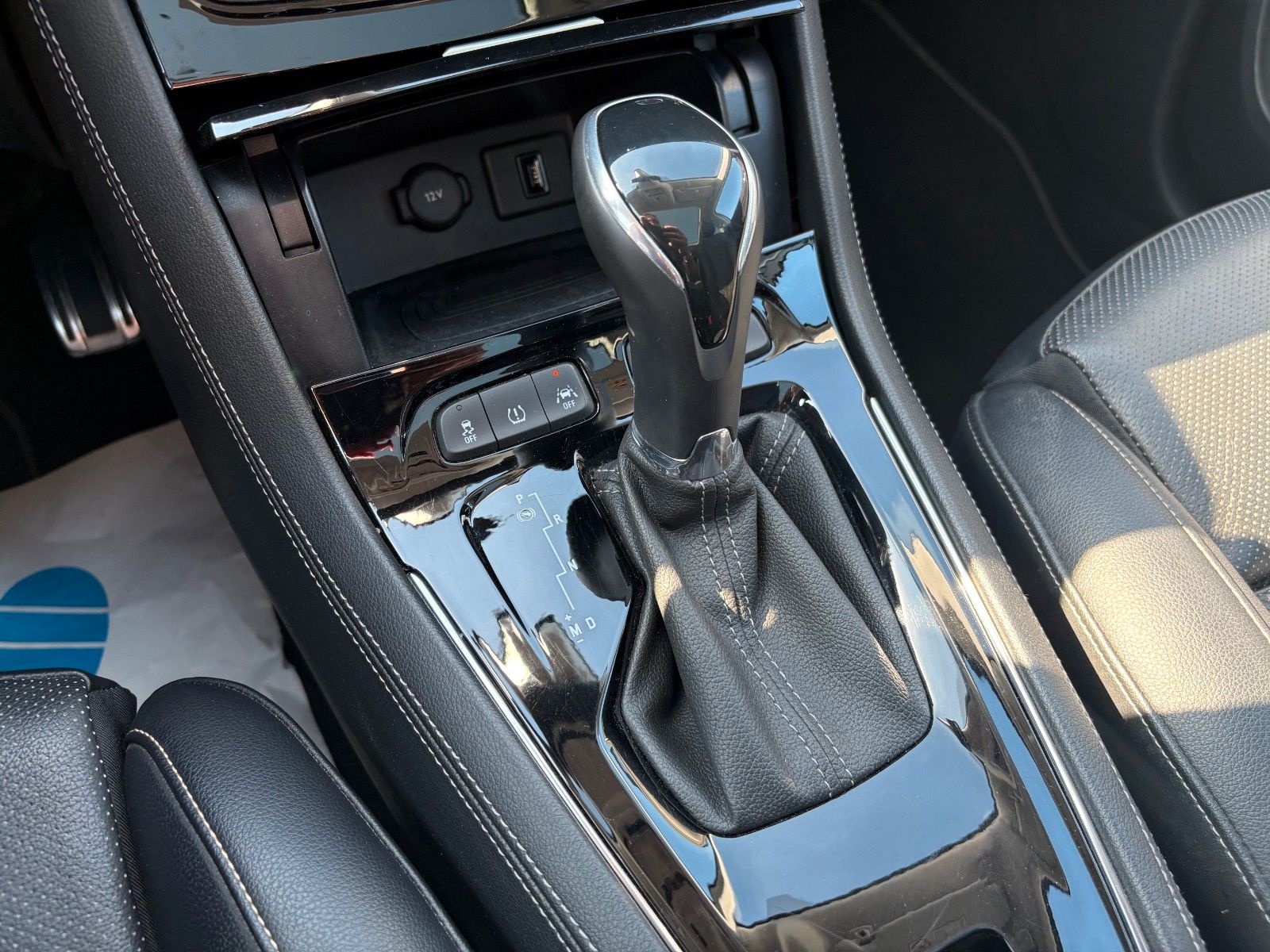 Fahrzeugabbildung Opel Grandland (X) 1.2 Aut. Ultimate Navi Leder Pano