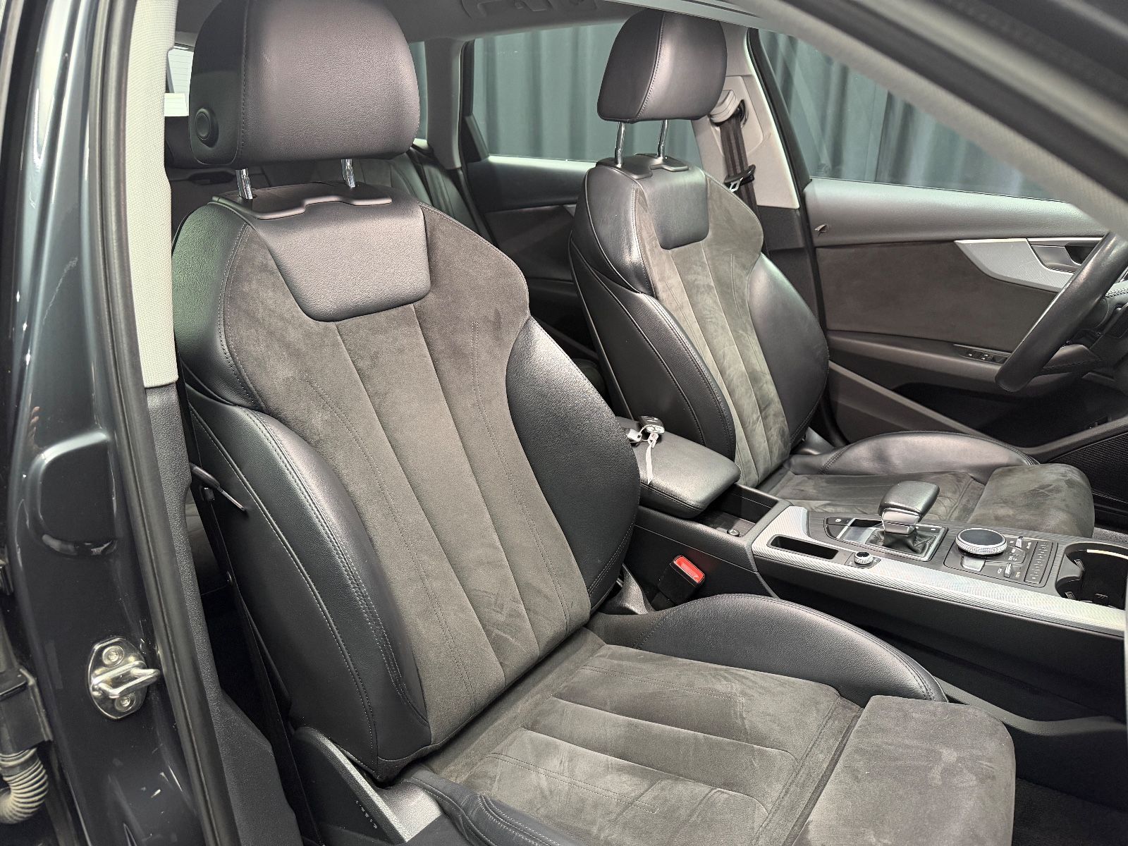 Fahrzeugabbildung Audi A4 Avant g-tron sport|S-LINE|S-TRONIC|HEAD-UP|