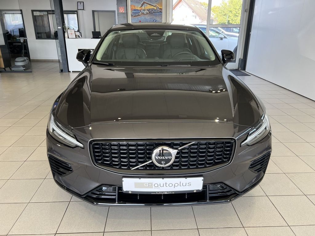 Volvo S60 T8 Ultimate Dark Recharge AWD Massage B&W