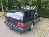 Mercedes-Benz E 270 CDI T ELEGANCE Elegance - Mercedes-Benz E 270 aus 2002
