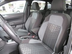 VW Taigo 1.5 TSI R-Line DSG Navi IQ.Light Lane 17'' VW Taigo 1.5 TSI R-Line DSG Navi IQ.Light Lane 17''