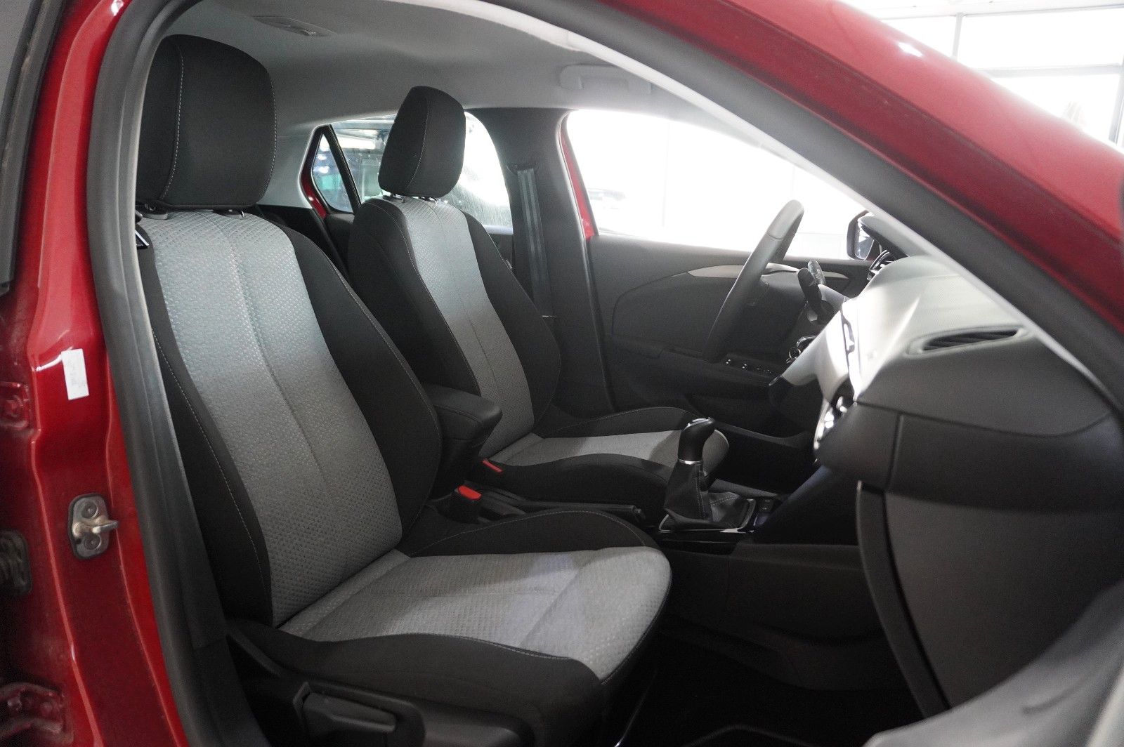 Fahrzeugabbildung Opel Corsa F 1.2 FACELIFT NAVI/LED/KAMERA/VIRT/SH/DAB