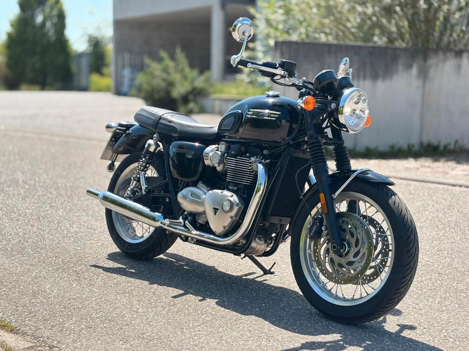 Triumph Bonneville T120 *Neuzustand 1.Hand Inspektion*