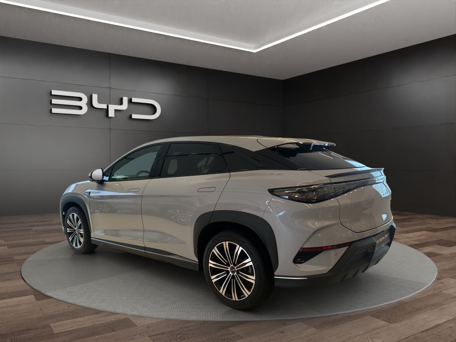 BYD SEALION 7