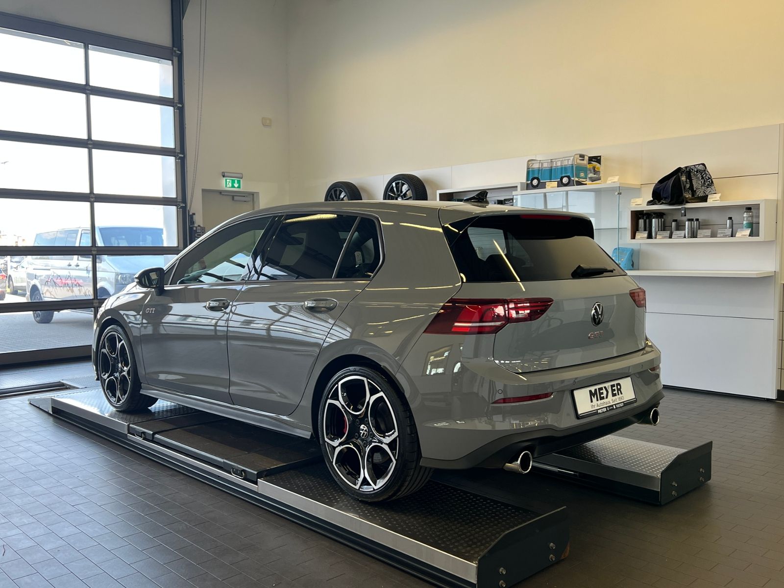 Fahrzeugabbildung Volkswagen Golf VIII GTI 2.0 TSI DSG *AHK, LED, Black Style