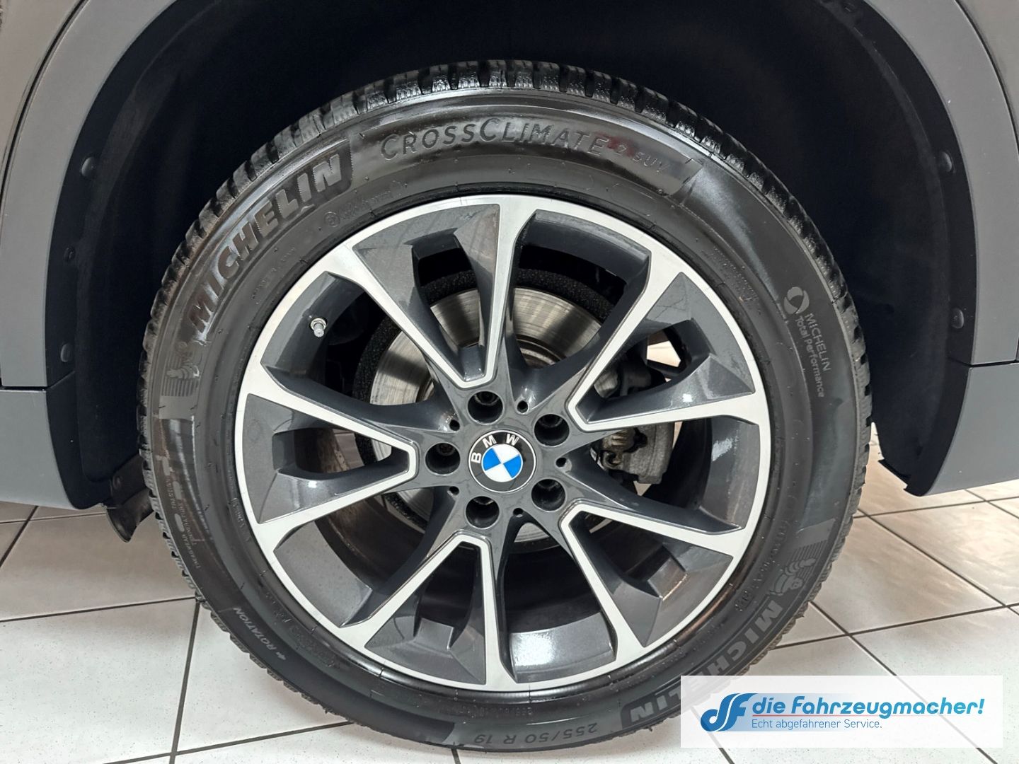 Fahrzeugabbildung BMW X5 xDrive 30 d HUD AHK-klappbar Navi Leder Memor