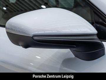 صورة مصغرة 11 لـ 2024 Porsche TAYCAN