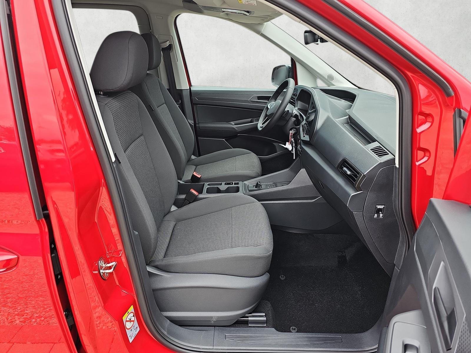 Volkswagen Caddy 1.5 TSI DSG ACC / Sitzhzg / PDChi / 5JGar
