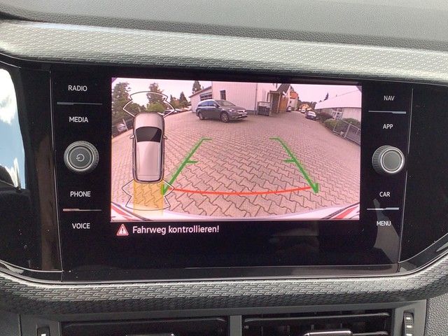 Fahrzeugabbildung Volkswagen T-Cross DSG R-Line LED ACC Climatronic PDC SH LM