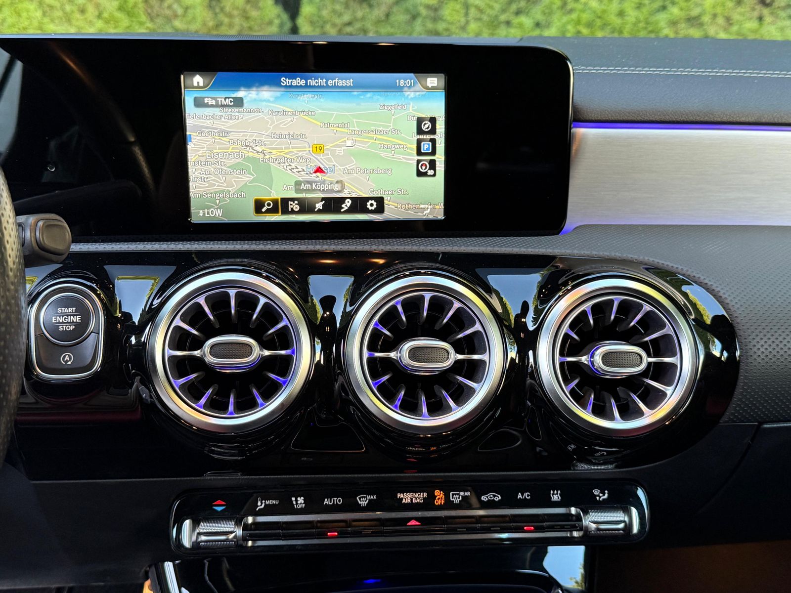 Vehicle illustration Mercedes-Benz CLA 200 Shooting Brake AMG LINE 8G LED+AHK+STHZ