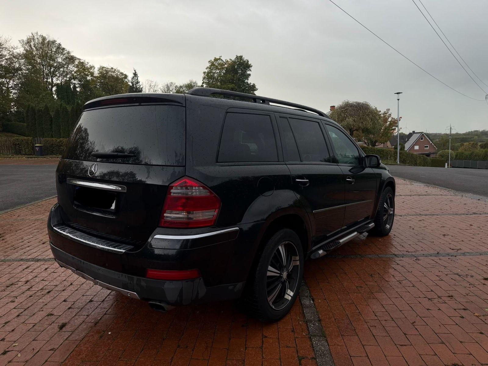 Mercedes-Benz GL420 2006 — engine 306 HP (225kW)