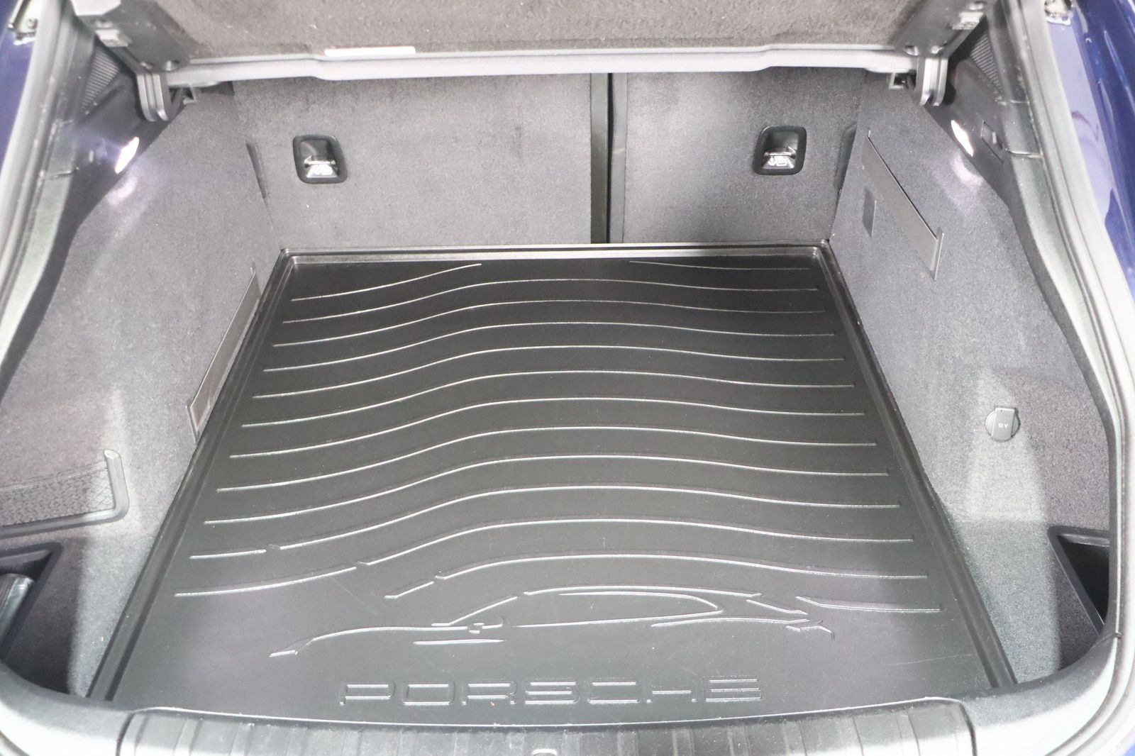 Fahrzeugabbildung Porsche Taycan 4 Cross Turismo * Luftfederung * LED