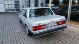 Volvo 760 - Volvo 760 mit Benzin-Antrieb: Limousine