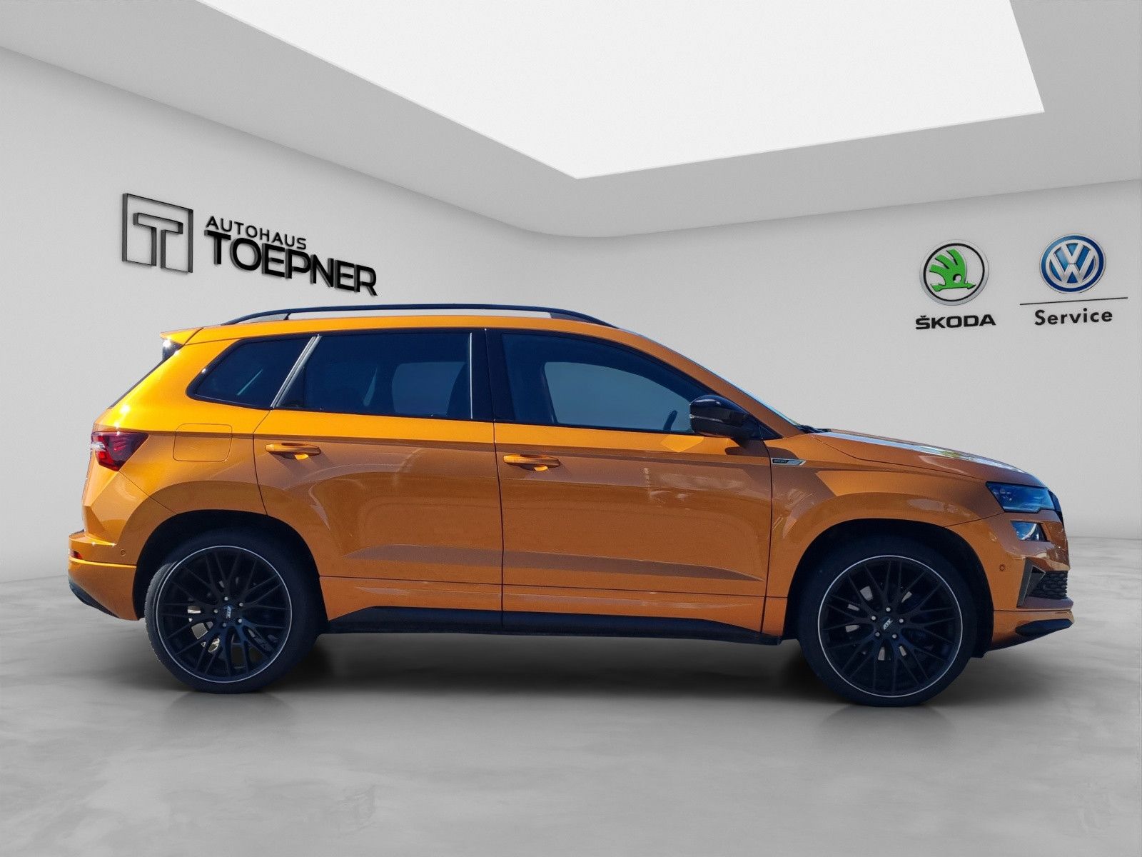 Fahrzeugabbildung SKODA Karoq Sportline 4x4 2,0 TSI DSG Navi ACC 360°