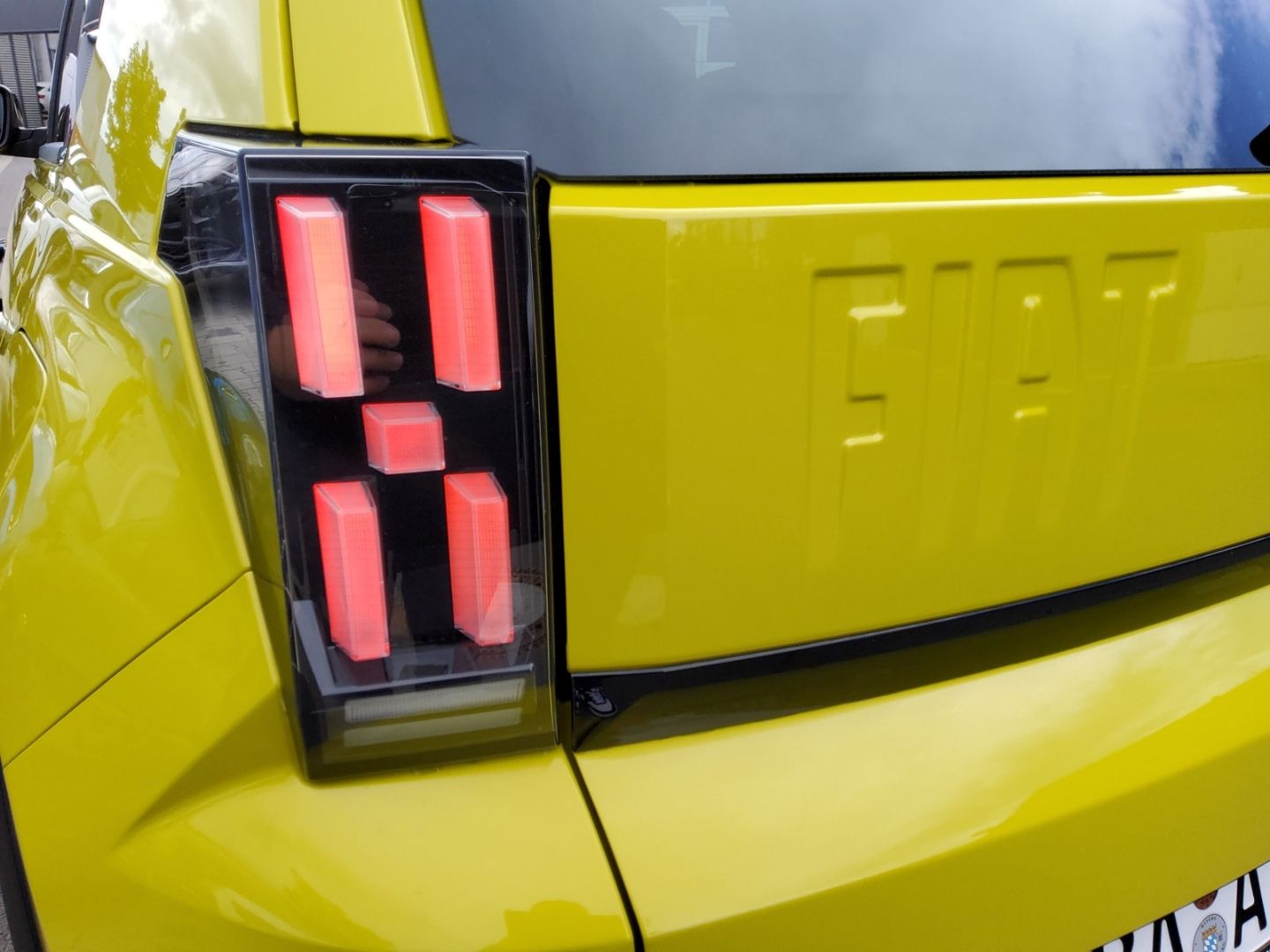 Fahrzeugabbildung Fiat Grande Panda 83 kW La Prima Elektro Sondereditio