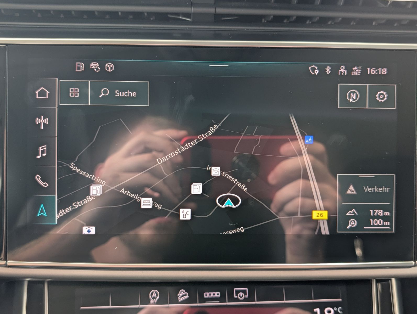 Fahrzeugabbildung Audi Q8 45 TDI Quattro S-line HD-MATRIX AHK LUFT 21"