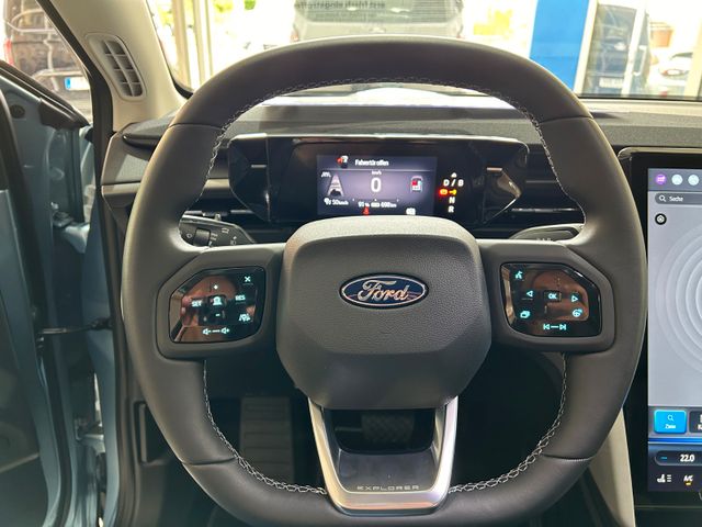 Ford Explorer Select RWD