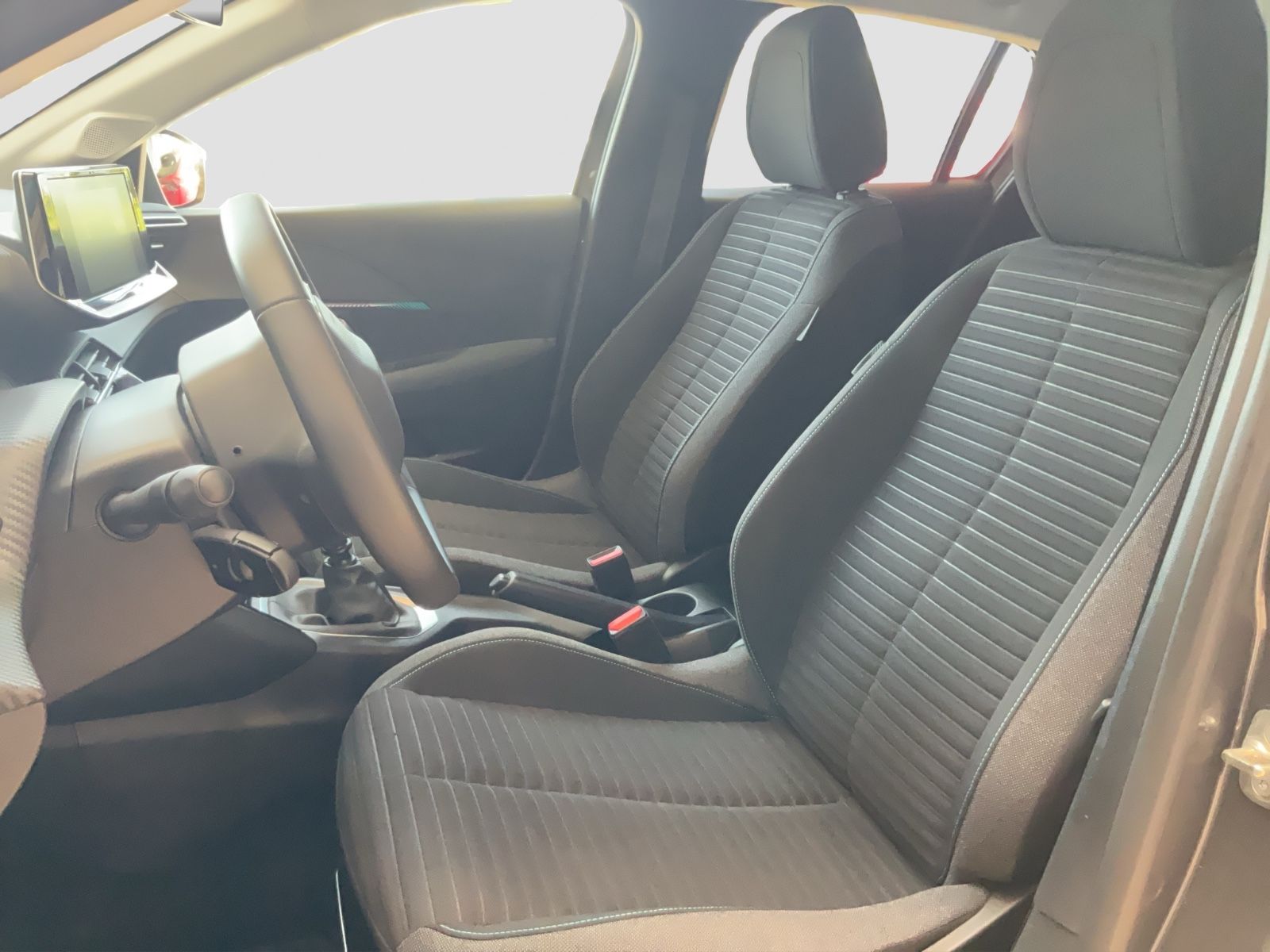Fahrzeugabbildung Peugeot 208 1.2 PureTech Style