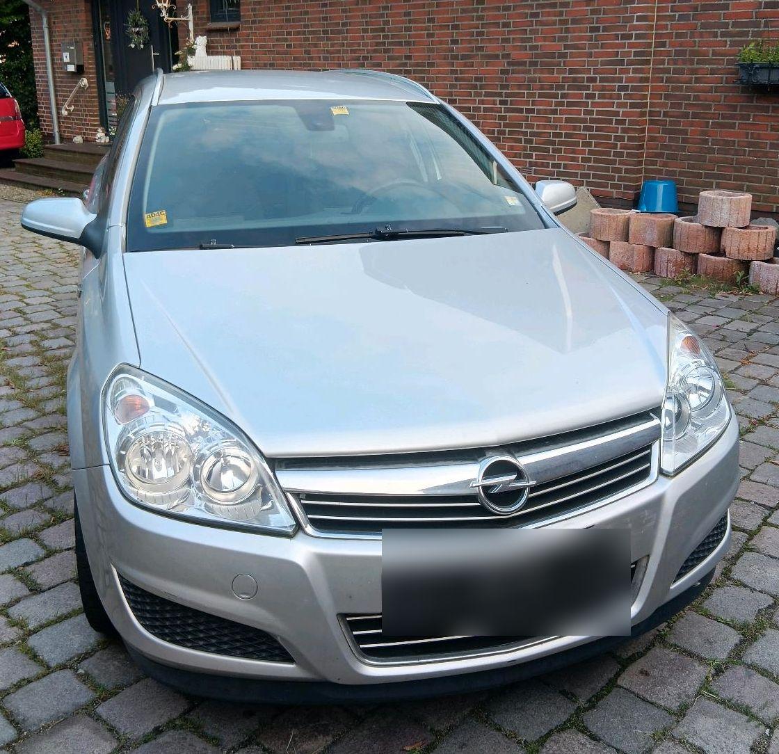 Opel Astra 2009 — interior