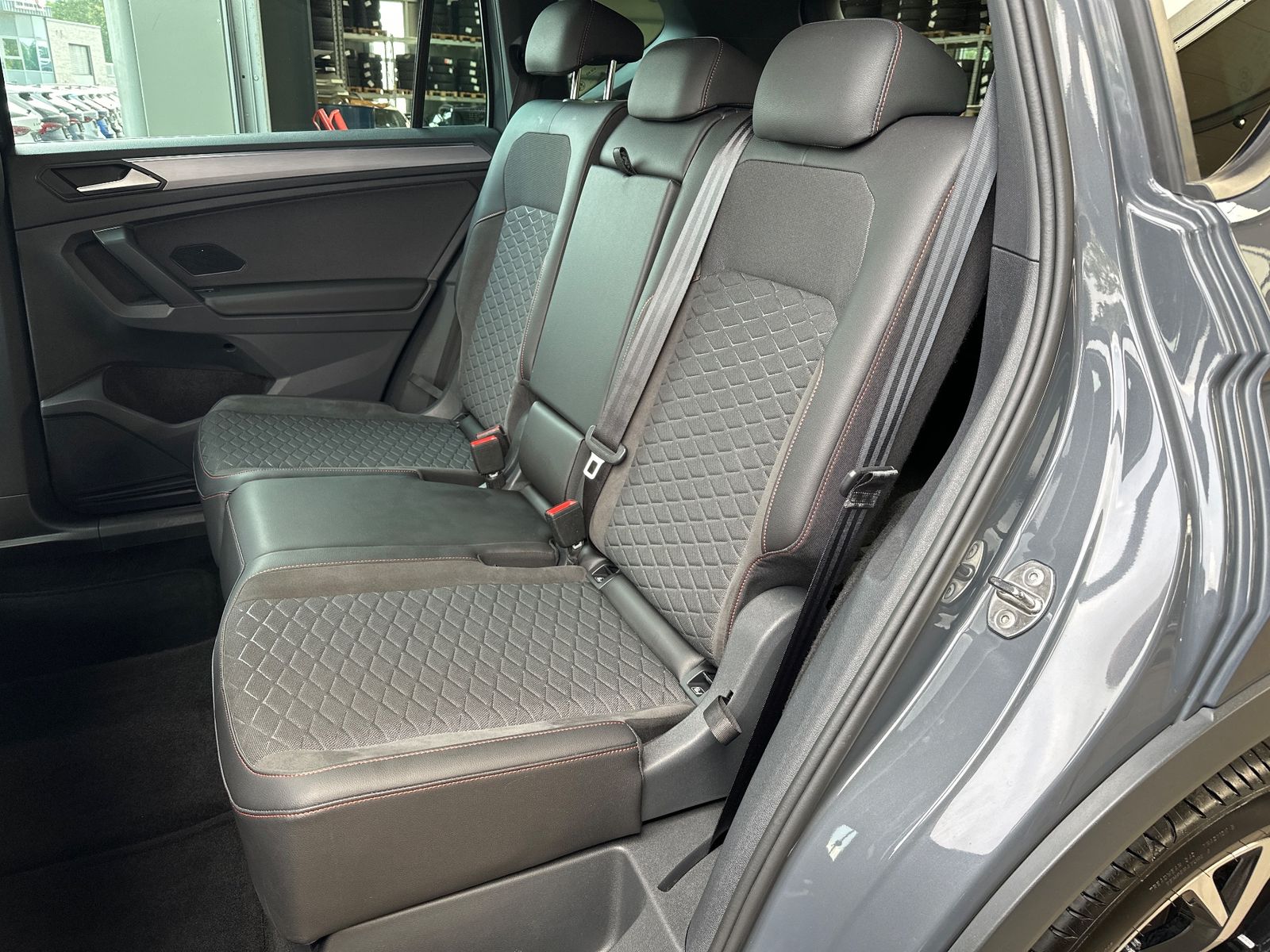 Fahrzeugabbildung SEAT Tarraco FR NAV+LED+ACC+KAMERA+AHK+STDHZG+19ZO+VC