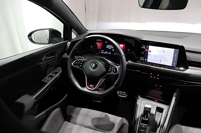 Golf GTI 2.0 TSI DSG ACC NAVI KAMERA SHZ SPORTFW
