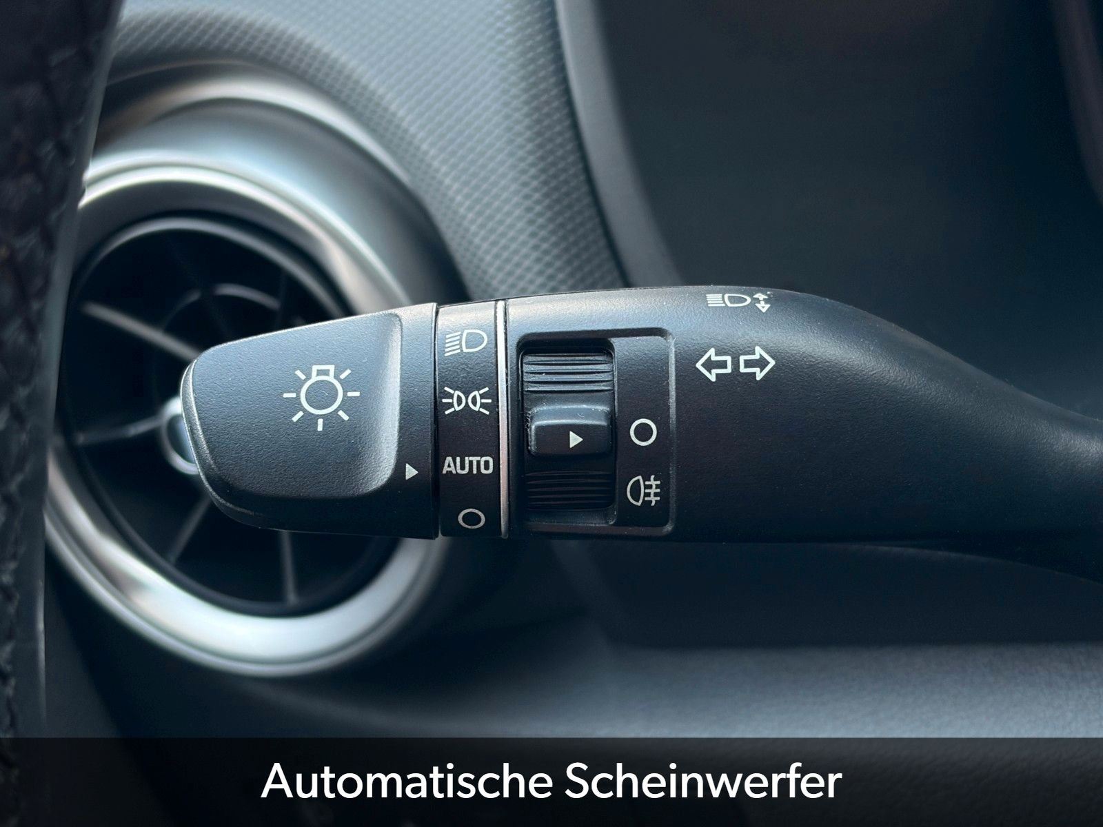 Fahrzeugabbildung Hyundai KONA E Select SHZ LHZ LKA LFA ACC Navi CarPlay