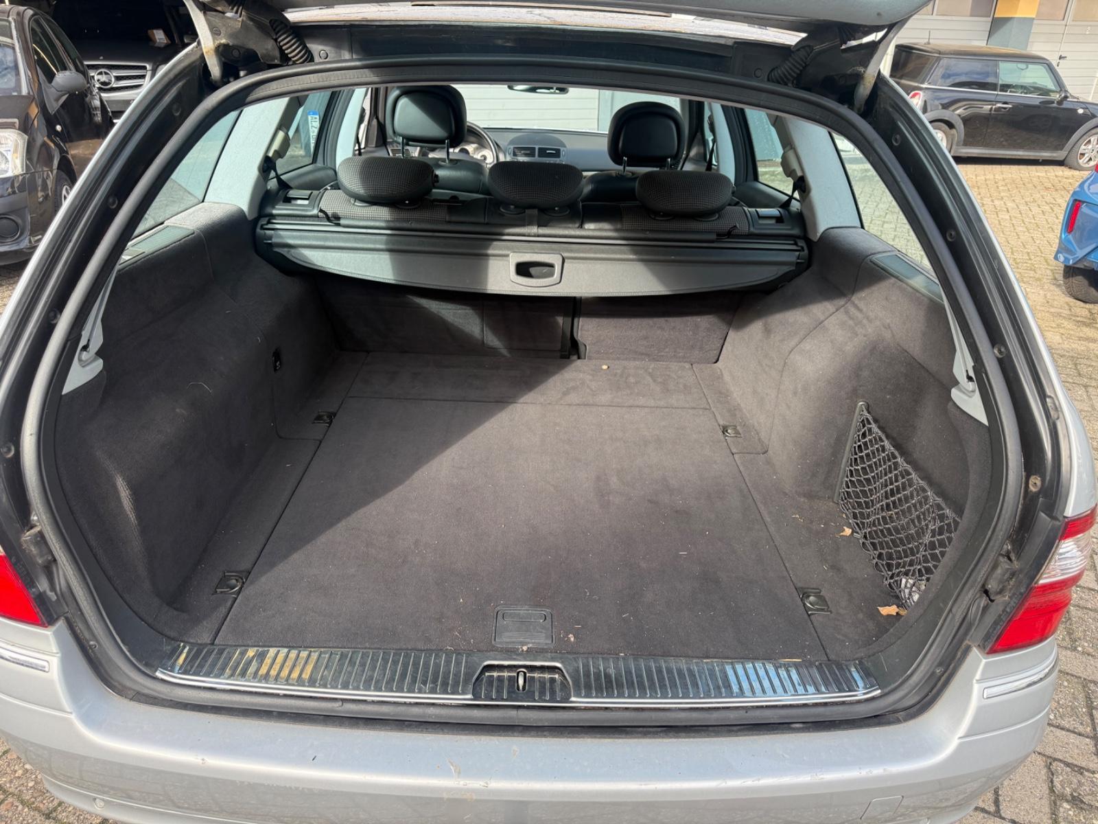 Mercedes-Benz E200 2005 — photo 21