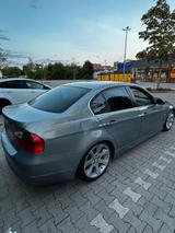 BMW 325i E90 - BMW 325 aus 2004: 325i