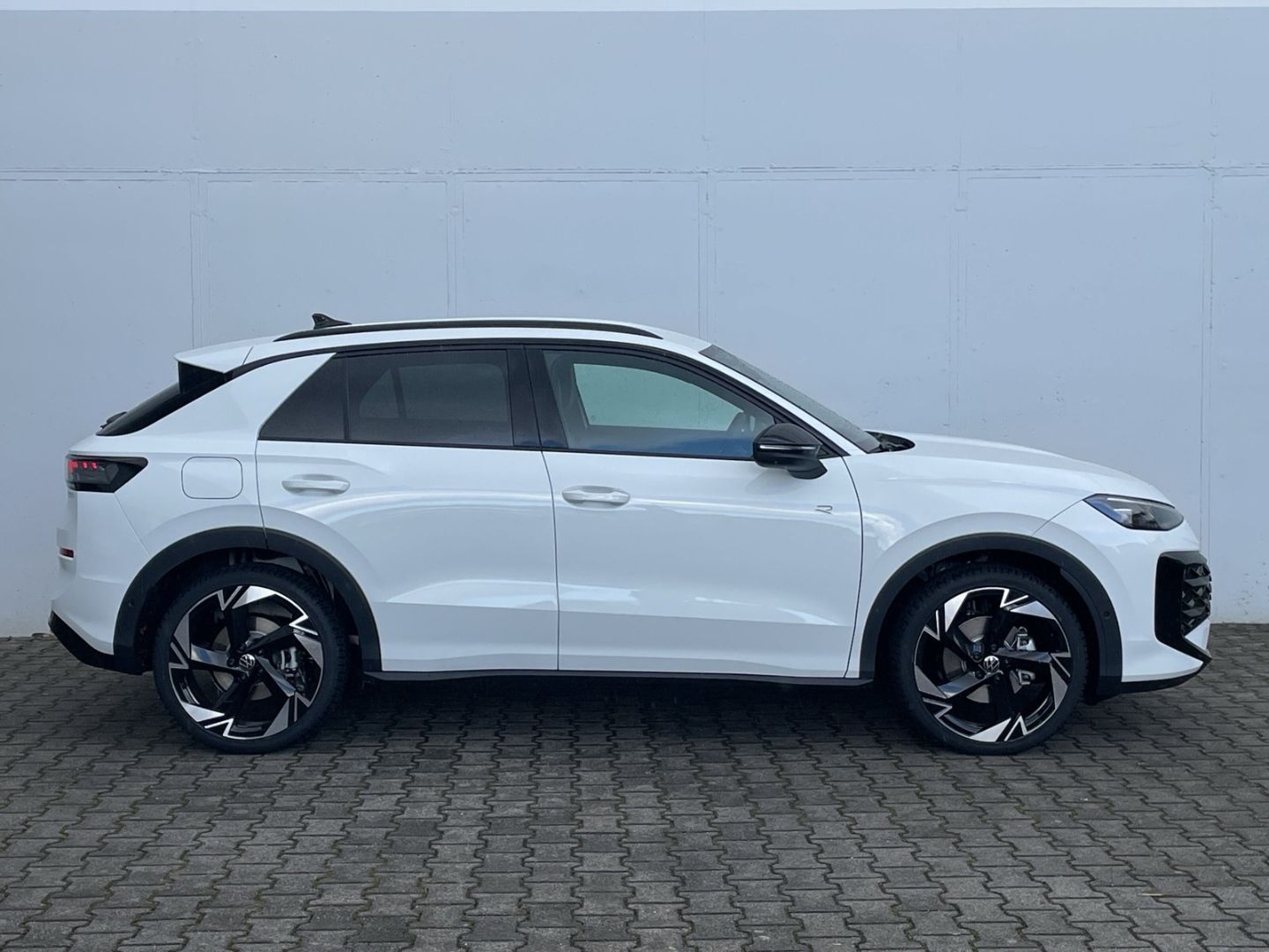 T-Roc R-Line 1.5eTSI DSG HUD/360°Kamera/Navi/ACC