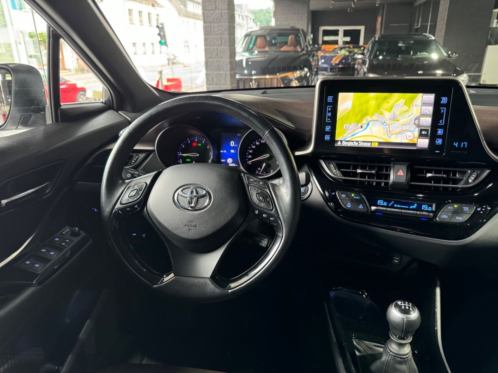 Fahrzeugabbildung Toyota C-HR Lounge 1.2 Turbo/KAMERA/NAVI/KLIMA/