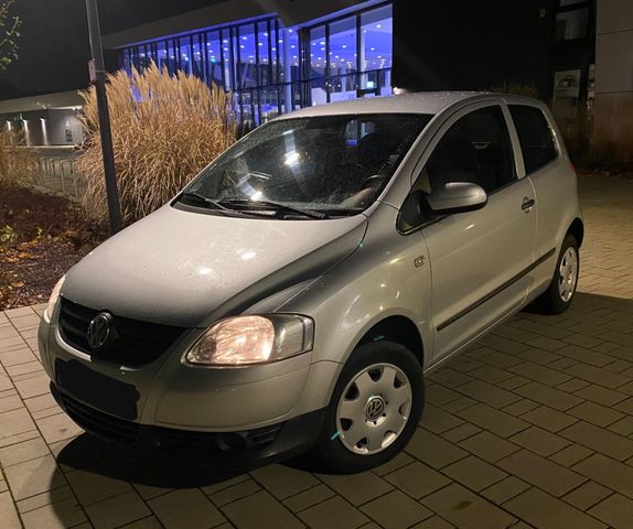 Volkswagen VW Fox Silber mit TÜV in gutem Zustand