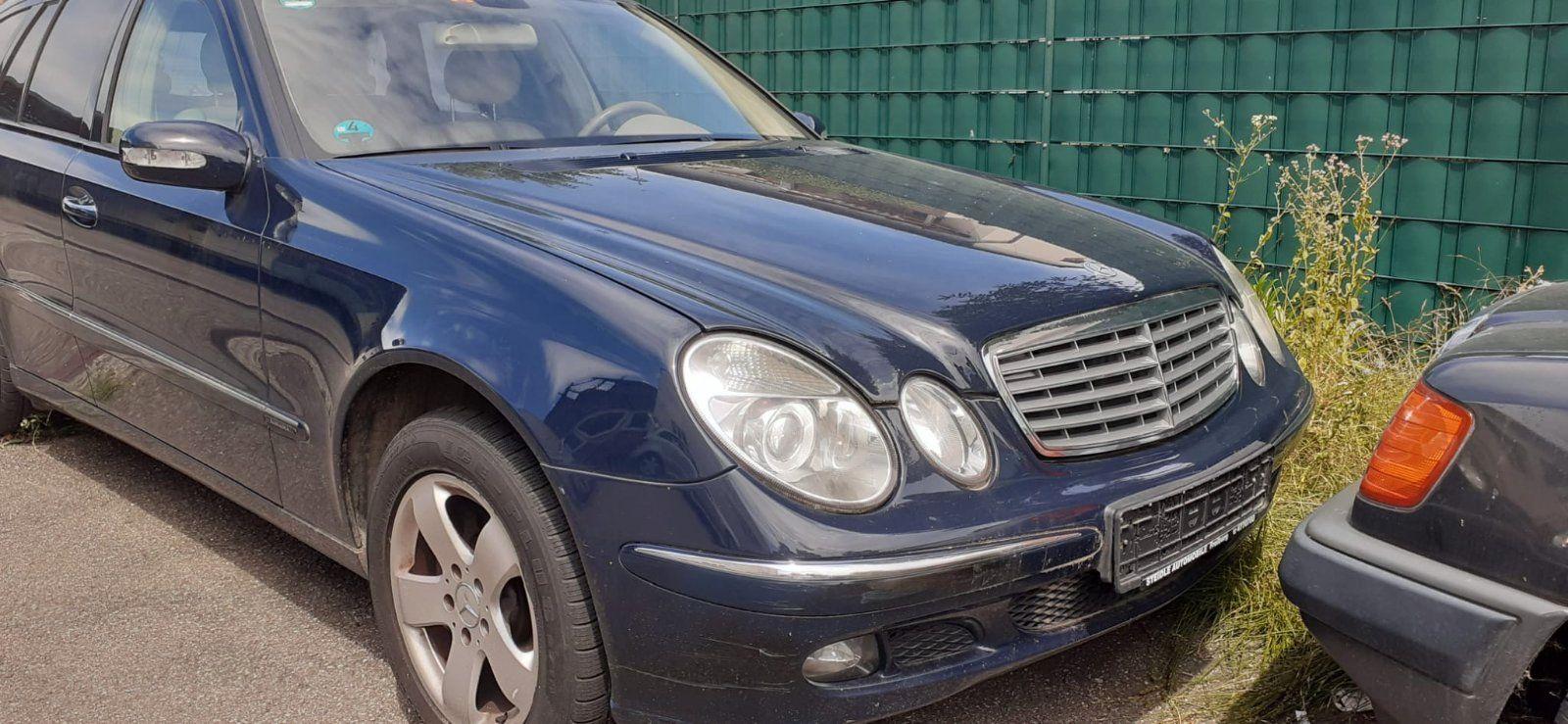 Mercedes-Benz E240 2005 — photo 7