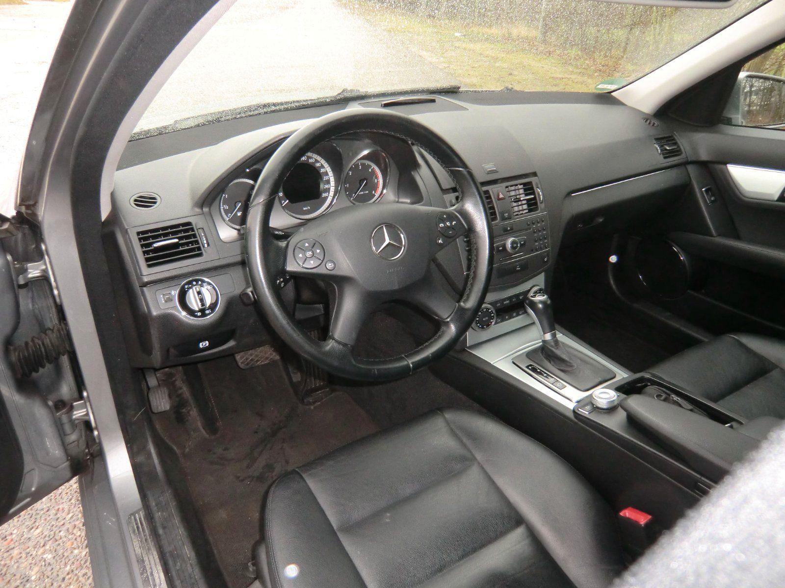 Mercedes-Benz C250 2010 — photo 9
