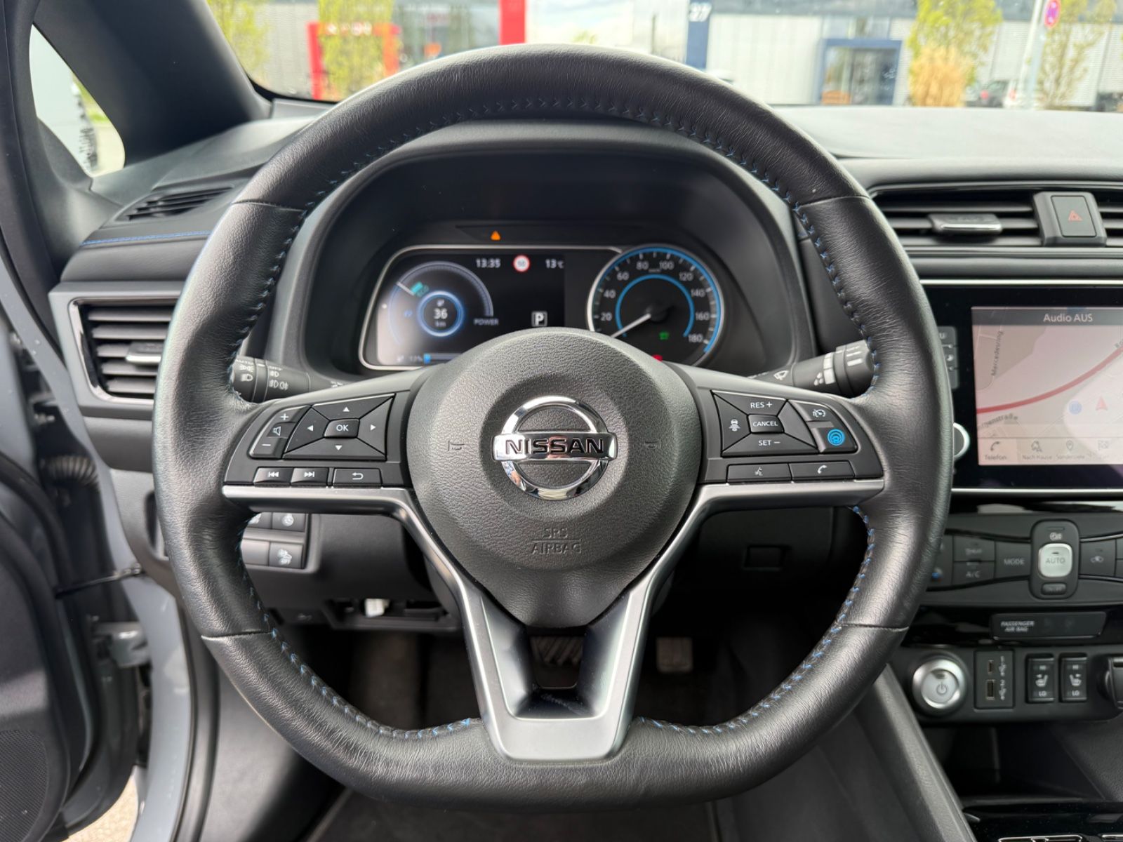 Fahrzeugabbildung Nissan Leaf N-Connecta - 360°, LED, Winter-P.,SOH96%