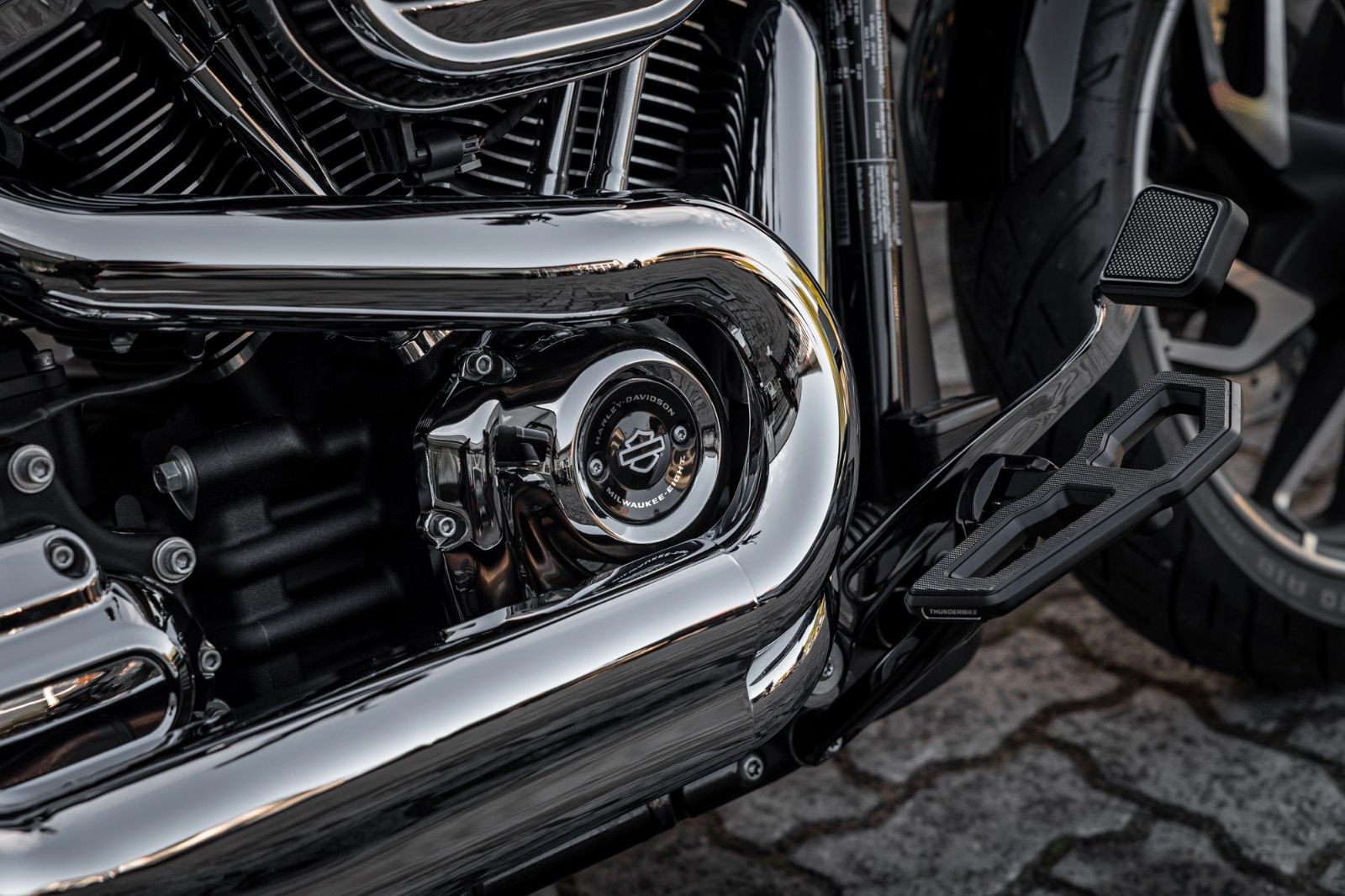 Fahrzeugabbildung Harley-Davidson FLSB Sport Glide Softail - JEKILL & HYDE STAGE 1