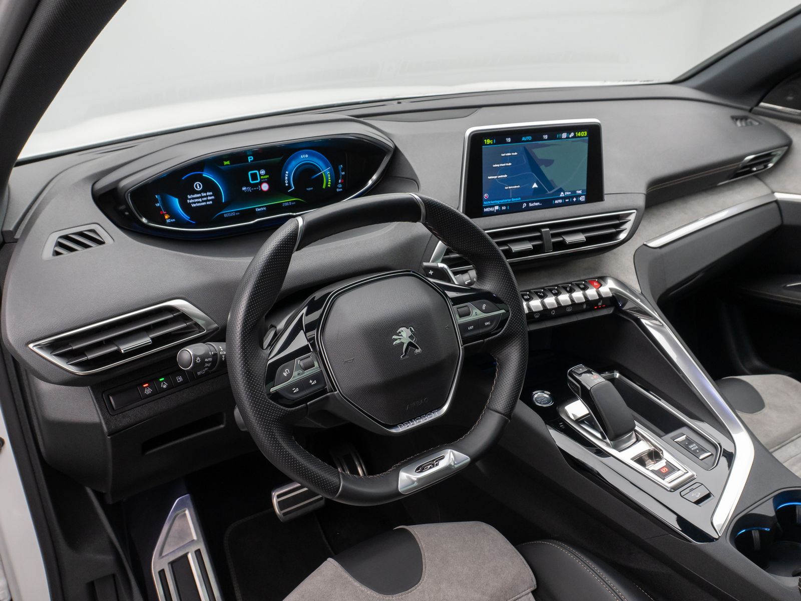 Fahrzeugabbildung Peugeot 3008 Hybrid4 300 GT Panorama 360° Massage AHK