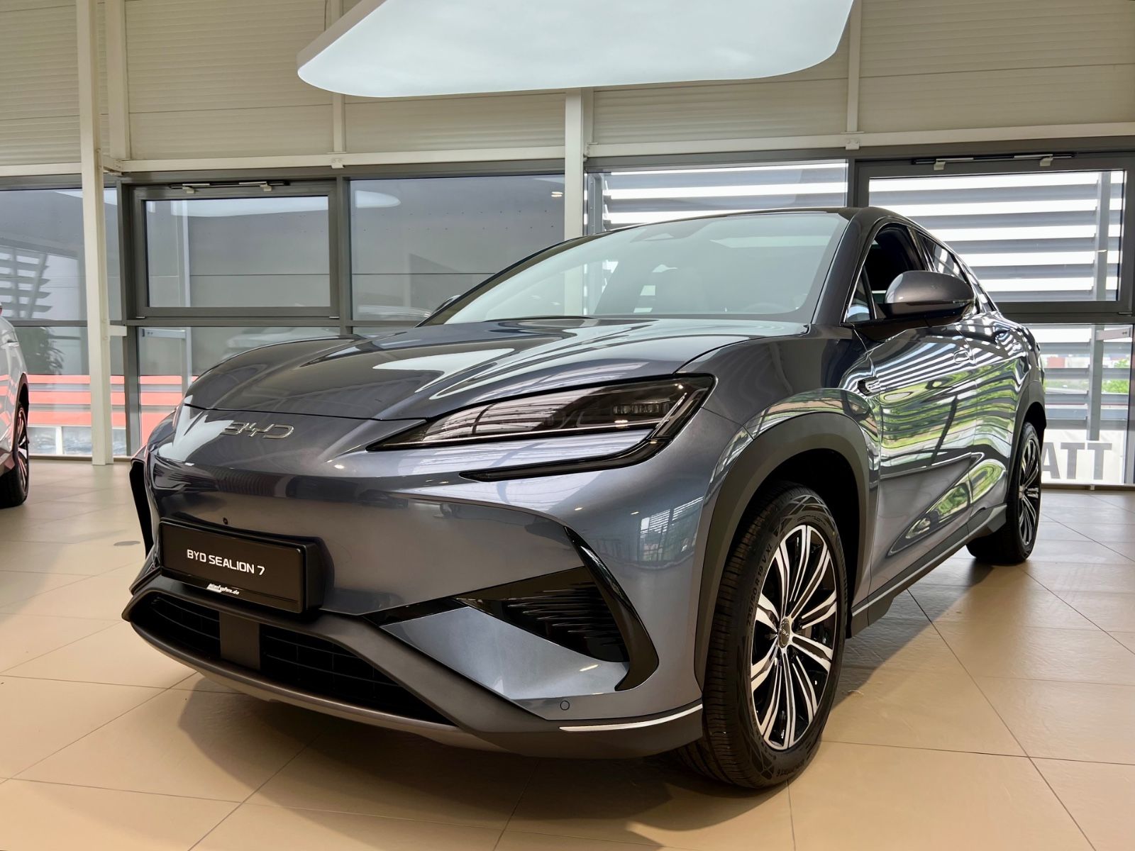 BYD SEALION 7