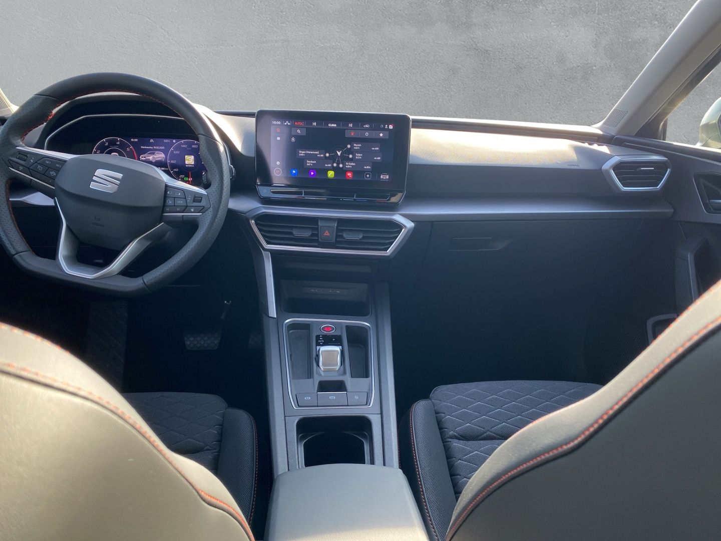 Fahrzeugabbildung SEAT Leon Sportstourer FR 2.0 TDI EU6d Navi digitales