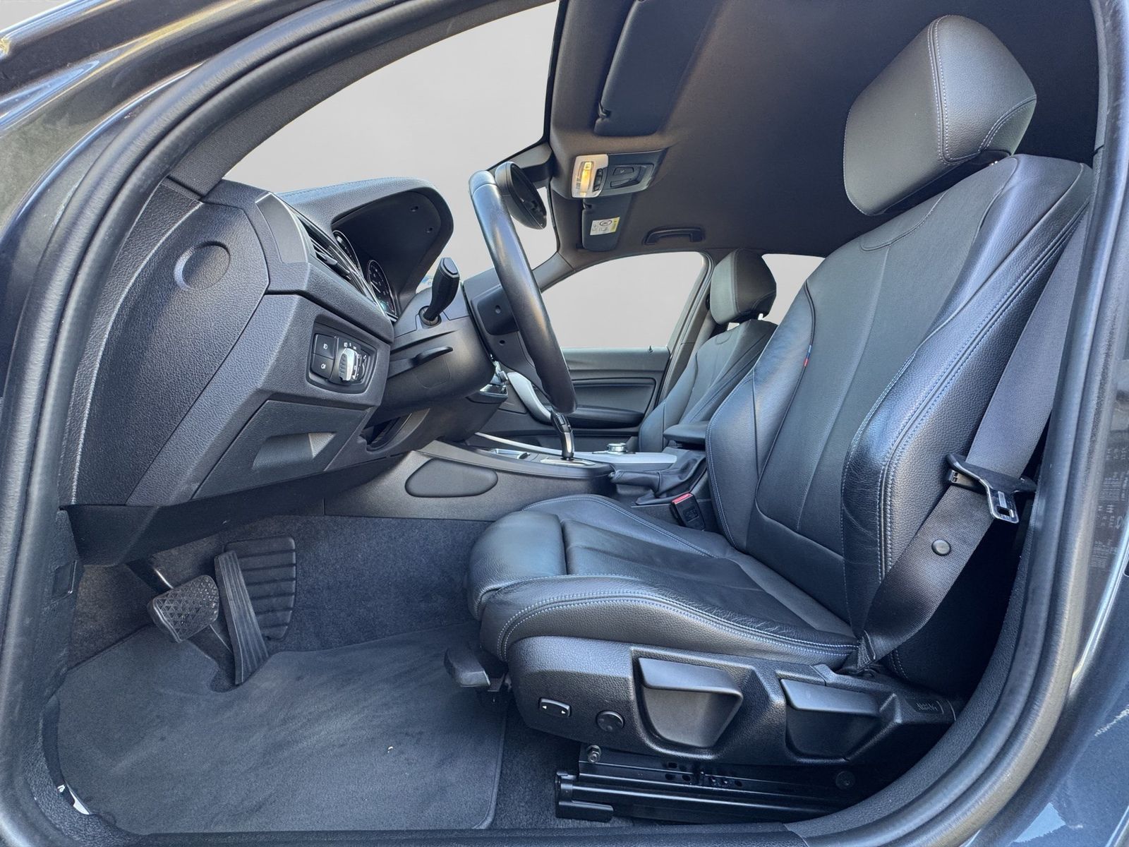 BMW 120i 5-Türer M Sport Harman Kardon Navi Sitzheiz foto 20