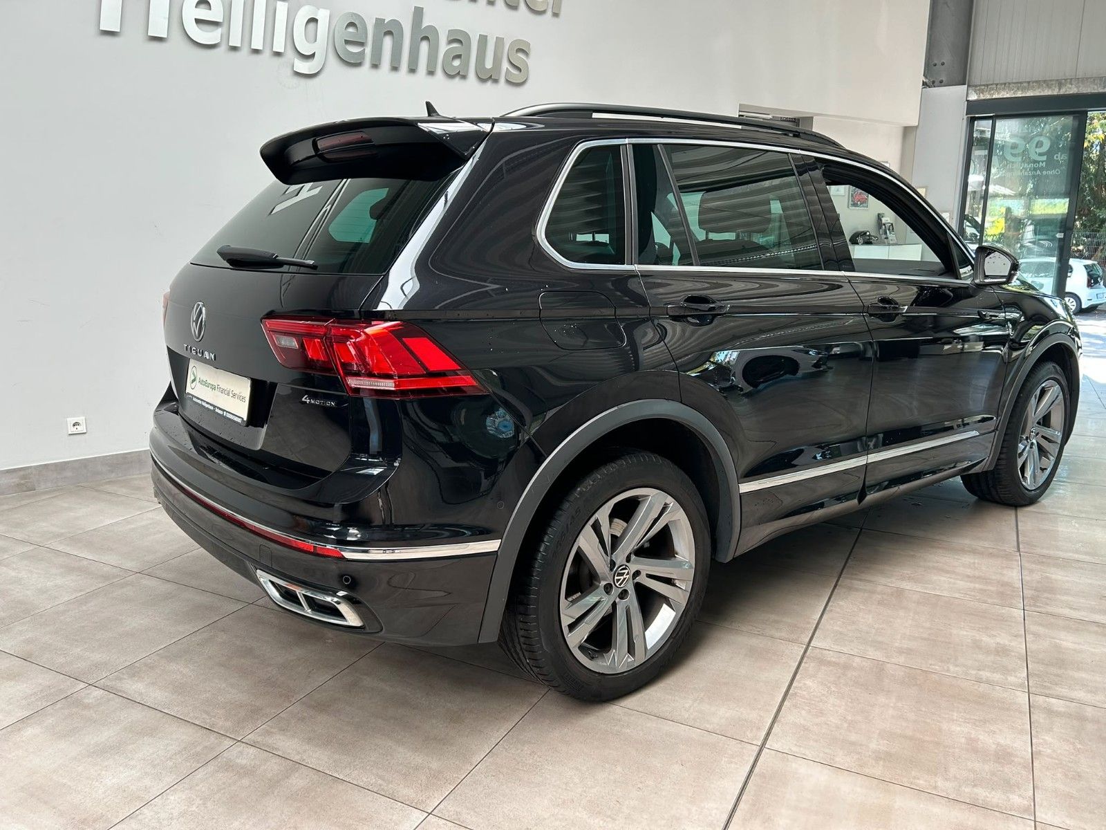 Volkswagen Tiguan R-Line 4Motion DSG Navi Park AHK foto 4