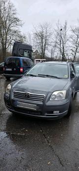 Toyota Ich verkaufe meinen Toyota Avensis. - Toyota Avensis in Freiburg