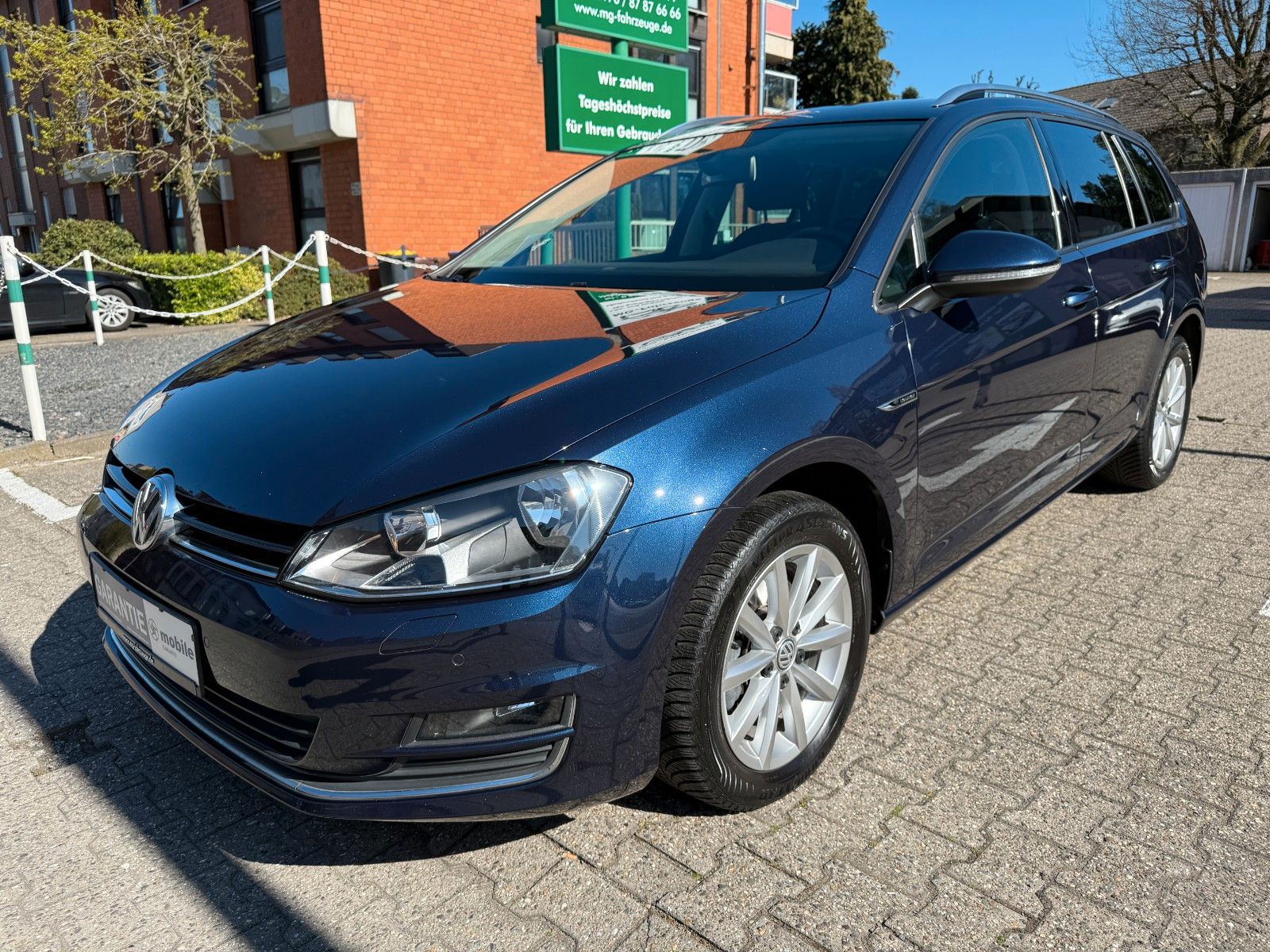 Fahrzeugabbildung Volkswagen Golf VII Variant Lounge BMT AUTOMATIK NAVI