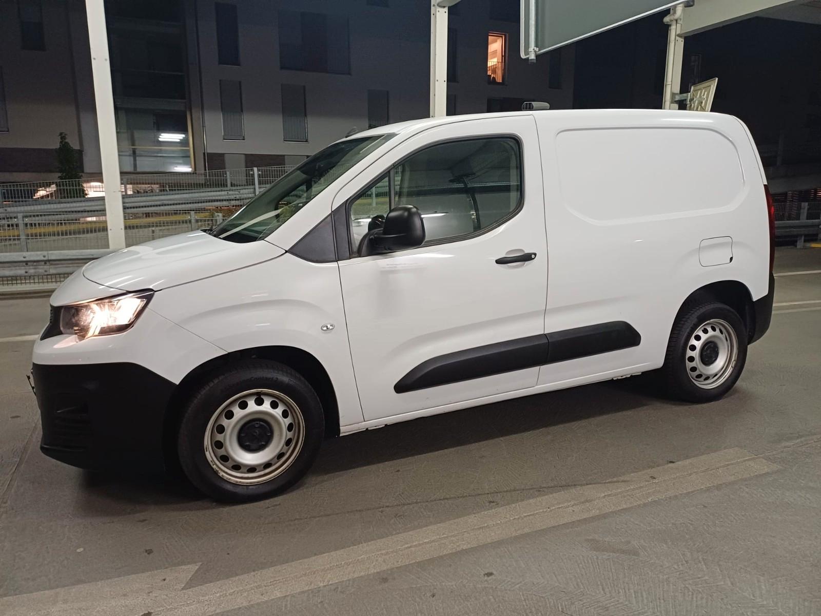 Peugeot Partner Premium L1 Klima*Navi*PDC*Tempomat*SHZ*