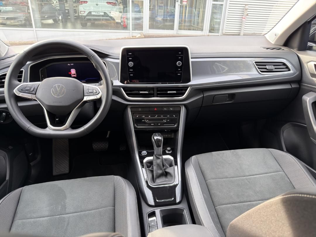 Fahrzeugabbildung Volkswagen T-ROC Style 1.5 TSI DSG,AHK,IQ-Light,el.Kofferr.
