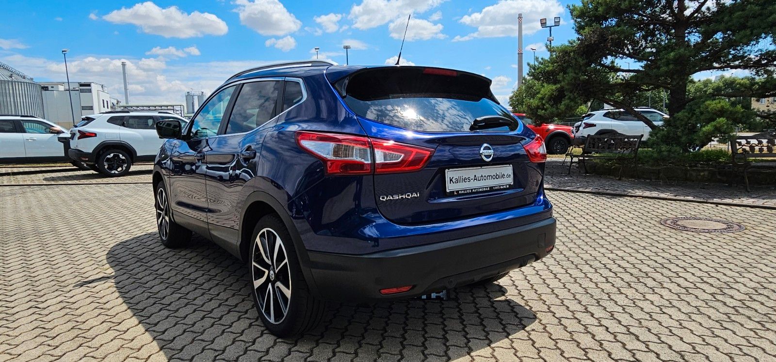 Fahrzeugabbildung Nissan Qashqai Tekna Panoramadach