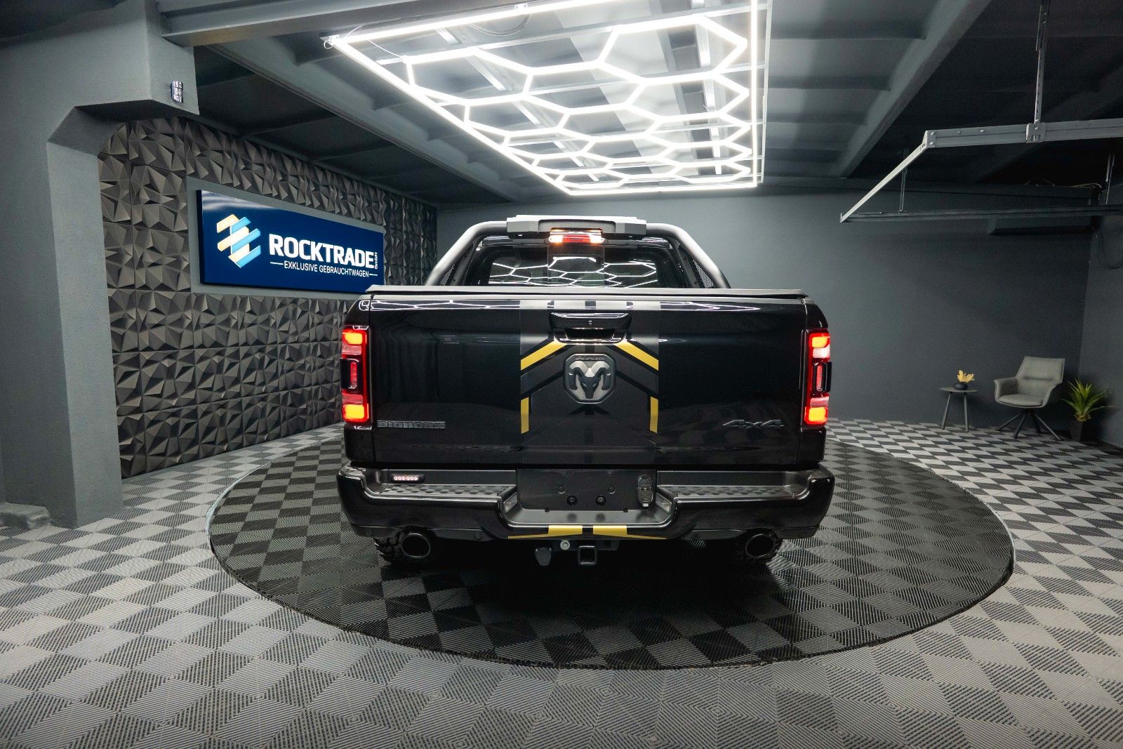 Fahrzeugabbildung Dodge RAM 5.7 V8 GOLD EDITION OFFROAD 4x4 UNFALLFREI