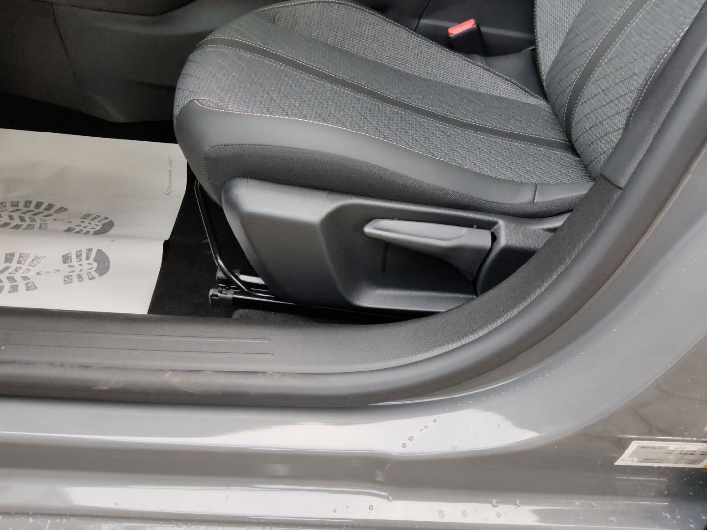 Peugeot 208 - Bild 18