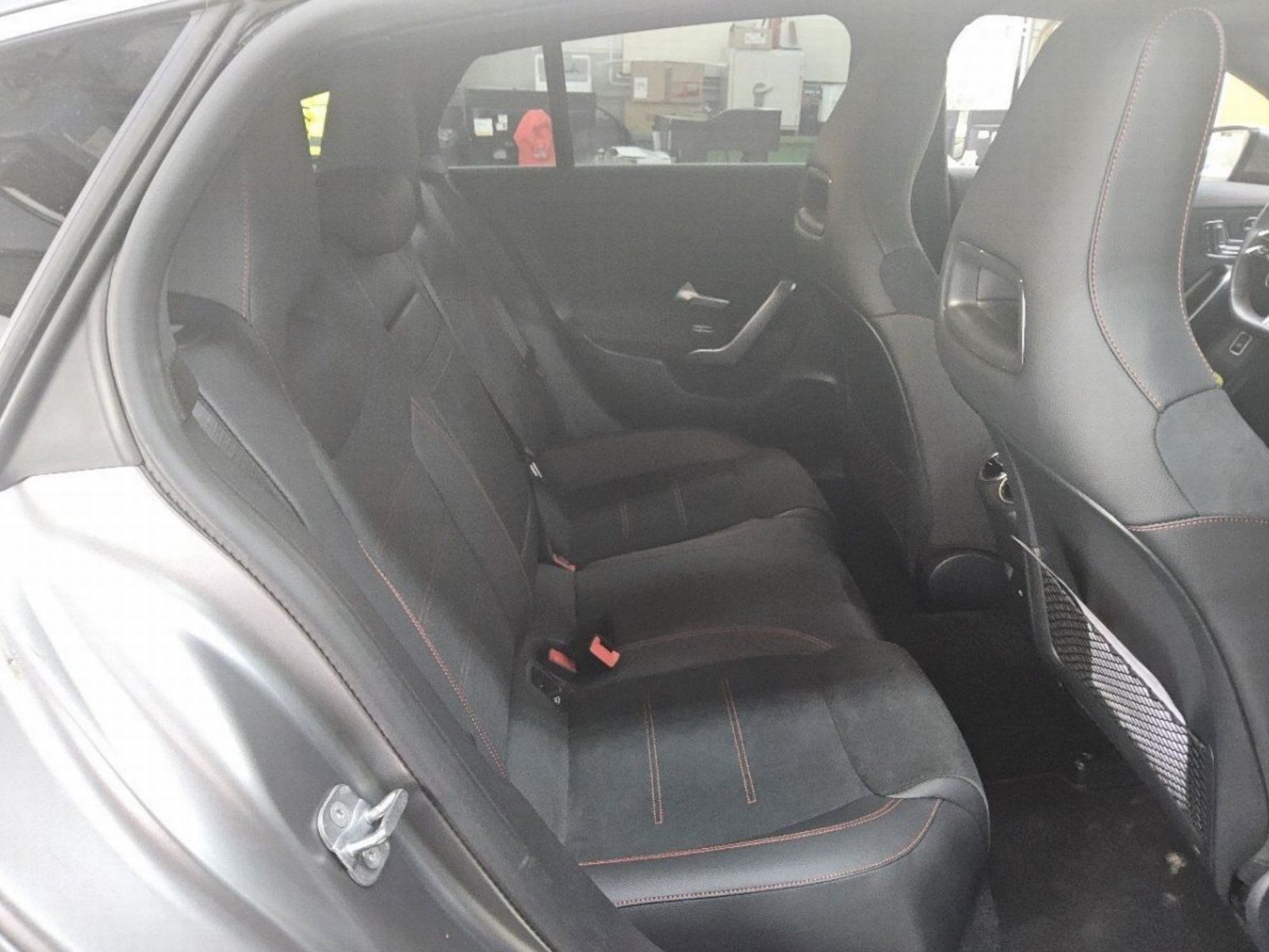 Fahrzeugabbildung Mercedes-Benz CLA 200d SB AMG Prem+ DISTRO Pano AHK Memo MAGNO