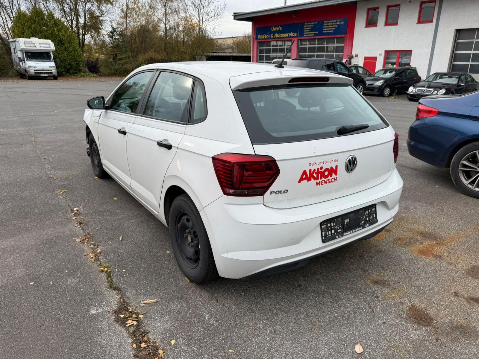 Volkswagen Polo VI * 01702423245 * Motor + Getriebe OK *